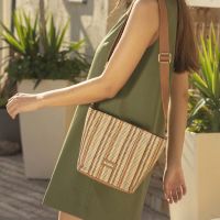 Τσάντα ψάθινη γυναικεία crossbody μπεζ ριγέ Gabol Amore 605227