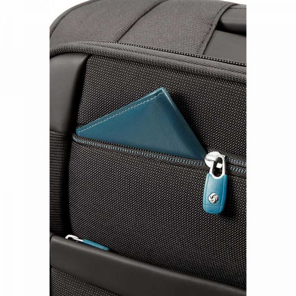 Βαλίτσα μαλακή μαύρη μεσαία με 4 ρόδες Samsonite Dynamo Spinner 67cm Black, λεπτομέρεια εξωτερικές τσέπες