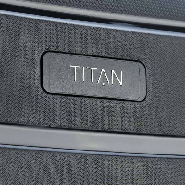 Βαλίτσα σκληρή μικρή  μαύρη Titan Limit S Spinner Black, λεπτομέρεια, logo