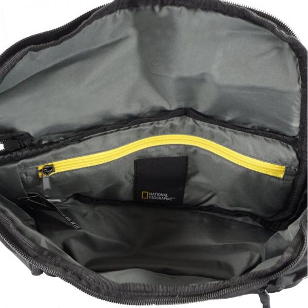 Τσάντα ώμου - πλάτης μαύρη National Geographic New Explorer Sling Bag Black, εσωτερικό.