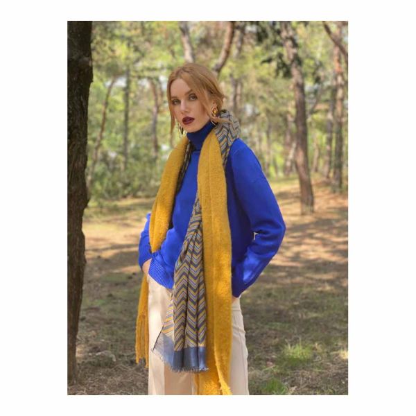 Women's Winter Stole With Zic - Zac Motif Blue / Mustard