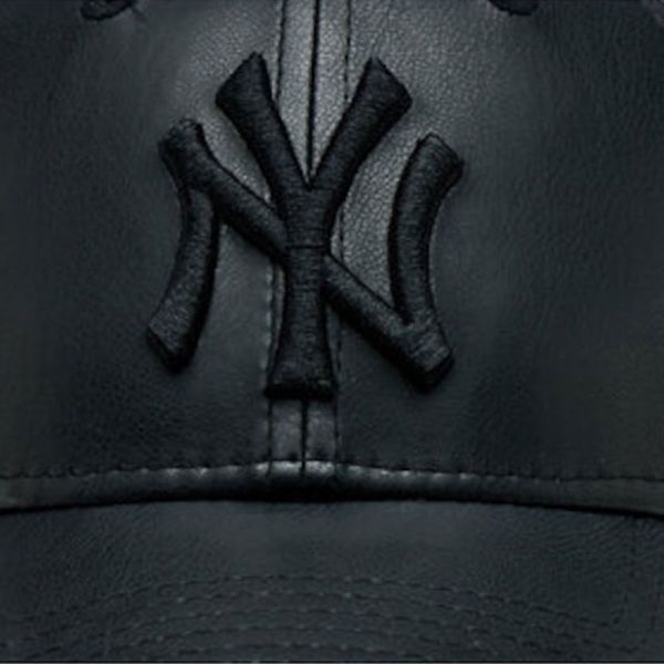 Women's Winter Cap New York Yankees New Era 9Forty Faux Leather Black /Black
