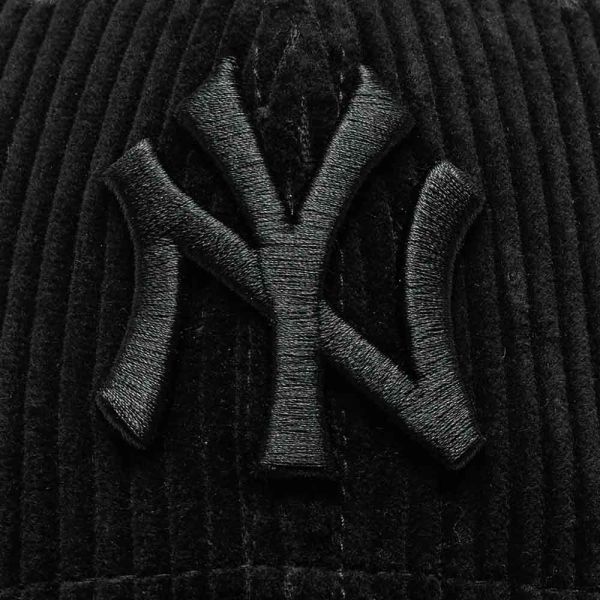 Καπέλο τζόκεϊ κοτλέ μαύρο New York Yankees New Era 9Forty Cord Cap Black / Black