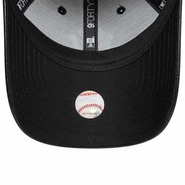 Women's Winter Cap New York Yankees New Era 9Forty PU Black /White
