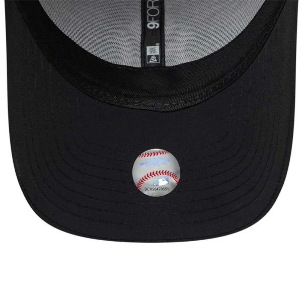Καπέλο τζόκεϊ μαύρο New York Yankees New Era 9Forty League Essential Cap Black / White