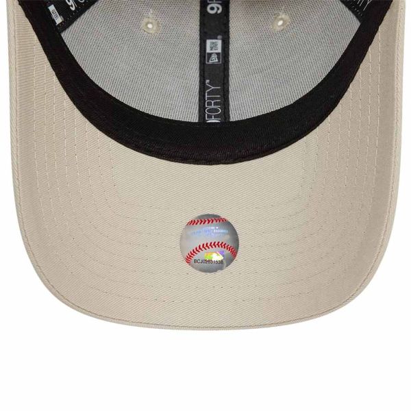 Καπέλο τζόκεϊ μπεζ New York Yankees New Era 9Forty League Essential Light Beige